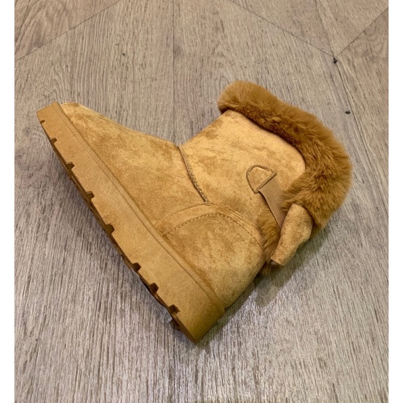 Faux Fur Tan Ankle Ugg Like Bow Boots - Picture 2 of 5
